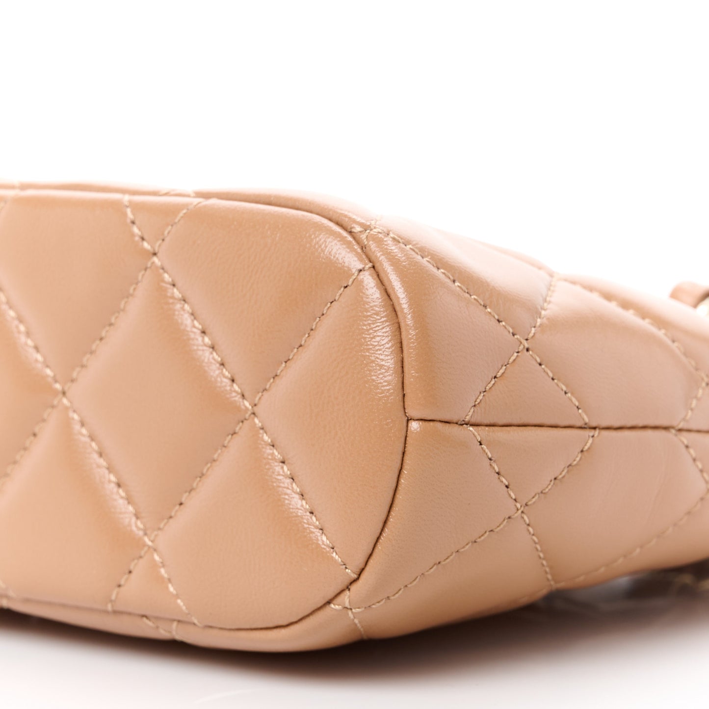 Shiny Lambskin Quilted Shiny Coco Clutch With Chain Dark Beige