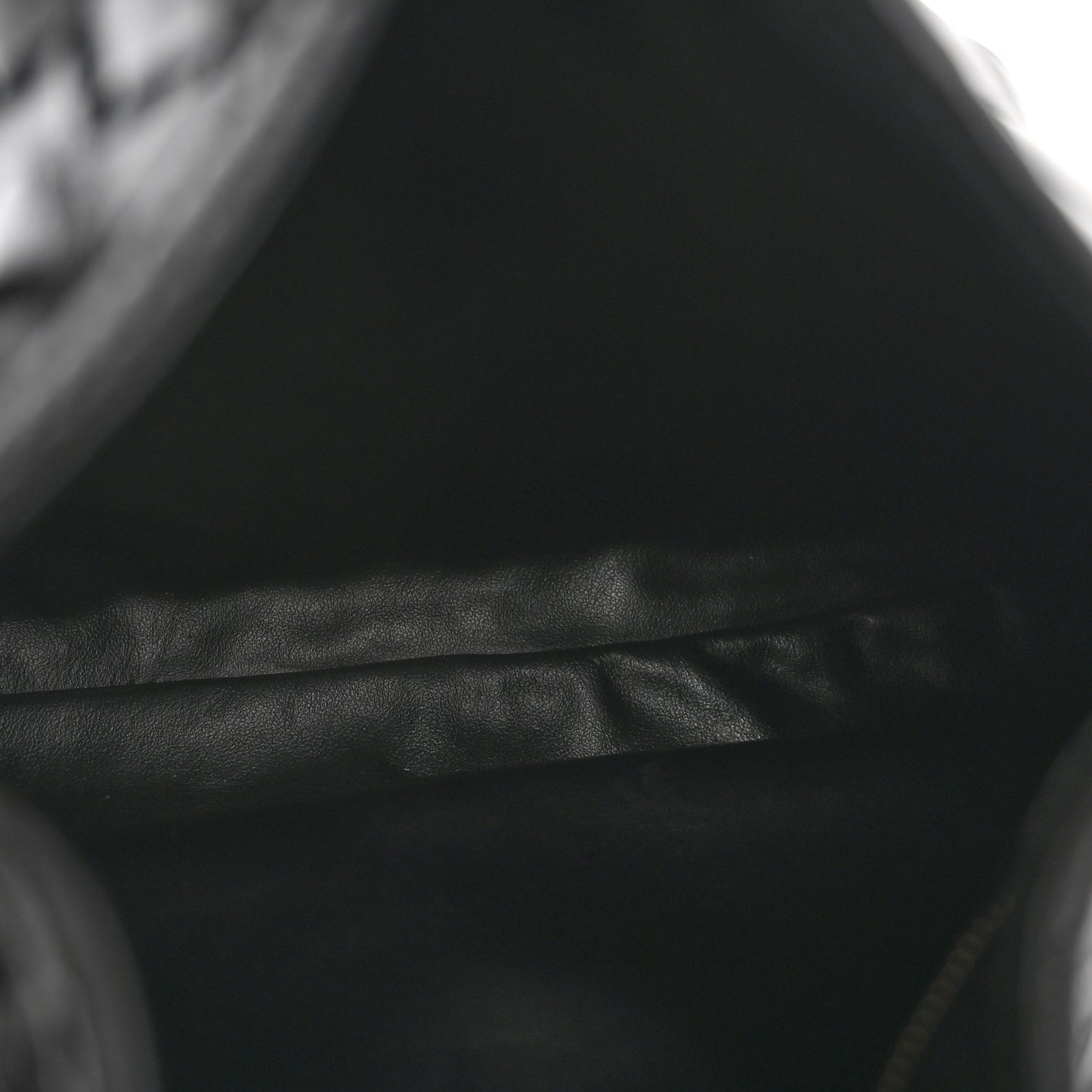 Calfskin Intrecciato Small Hop Black