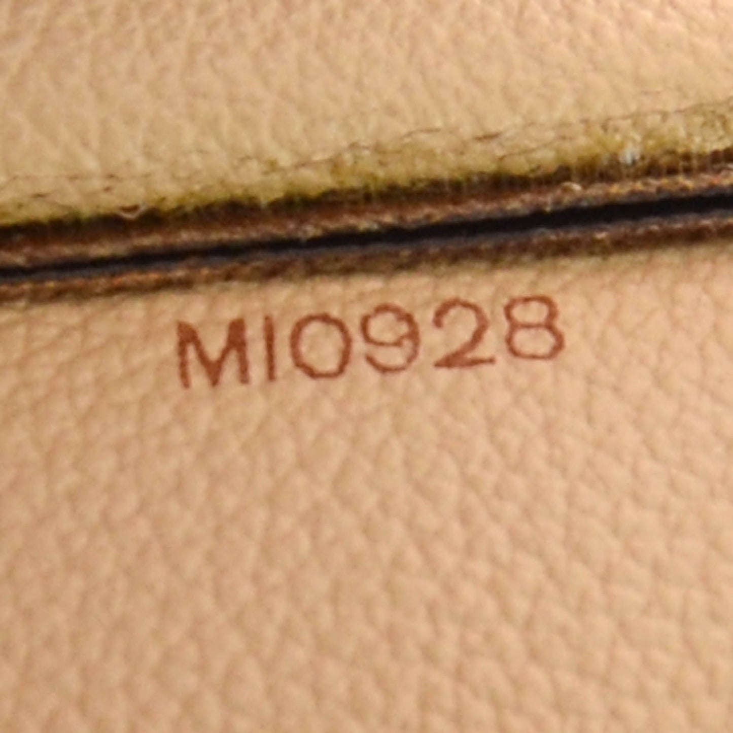 Monogram Sac Plat
