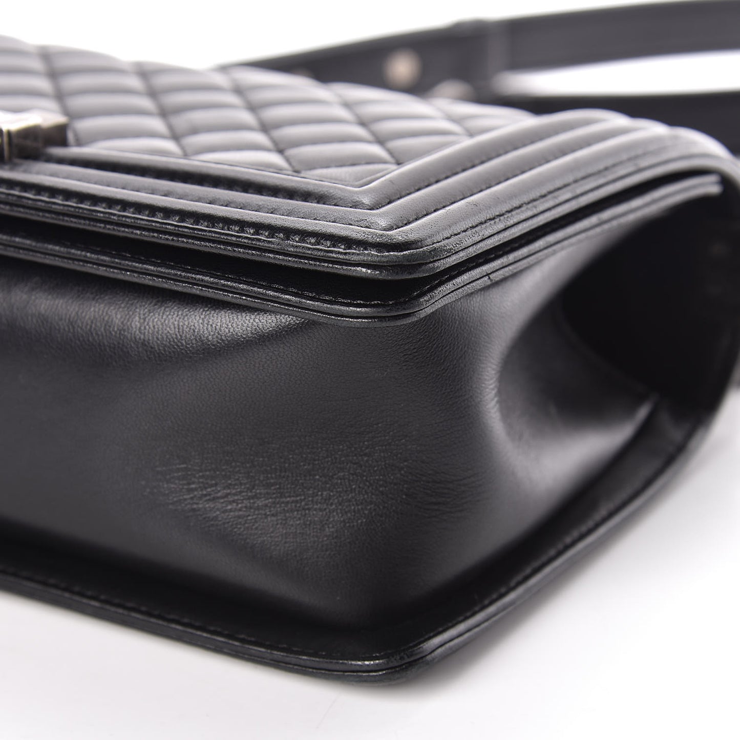 Lambskin Quilted Medium Boy Flap Black