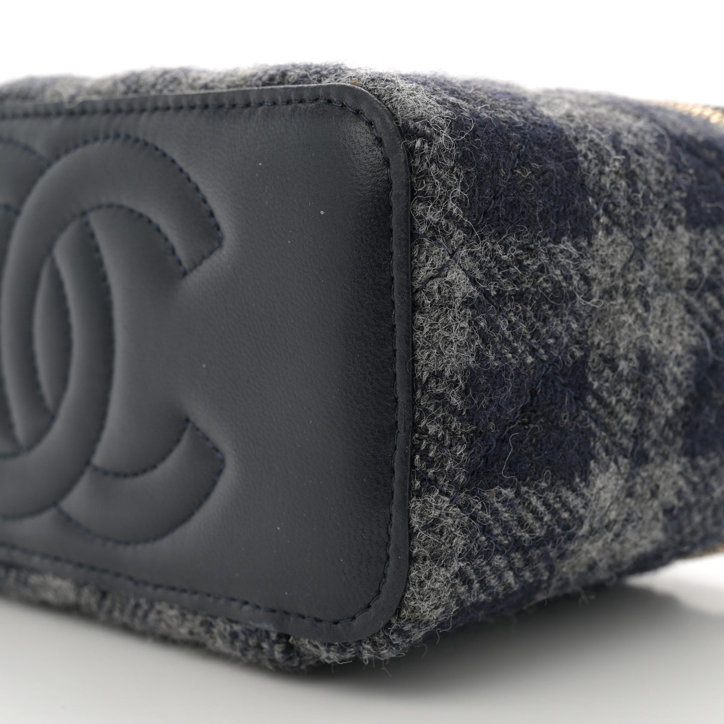 Wool Plaid Quilted Small Vanity Case With Chain Blue