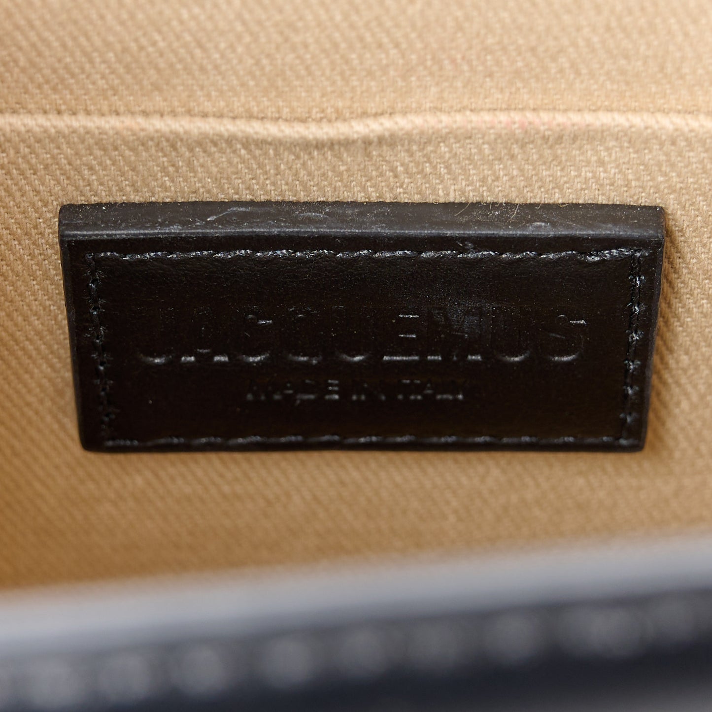 Smooth Calfskin Le Chiquito Moyen Black