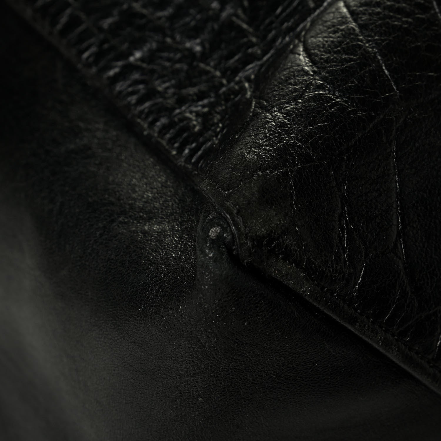 Celine Lambskin Crocodile Embossed Vertical Cabas Black 5 of 7