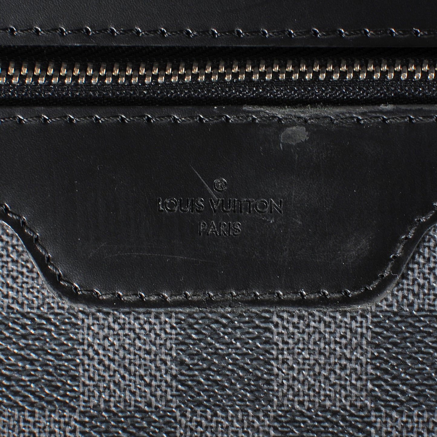Damier Graphite Pegase 65