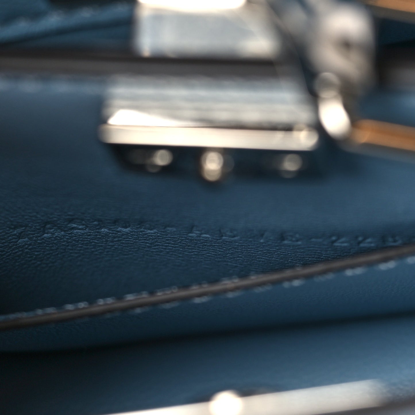 Shiny Nappa Nano Peekaboo Maxi Handle Satchel Azzurro Baby