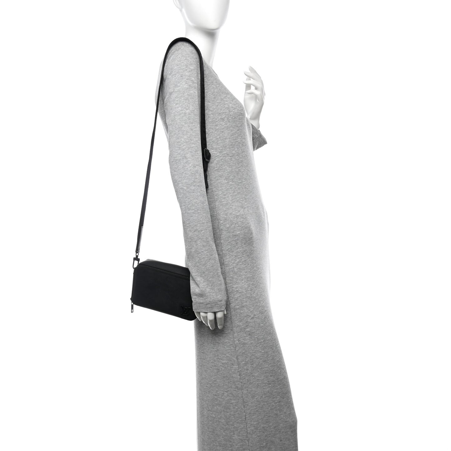 Calfskin Aerogram Alpha Wearable Wallet Black