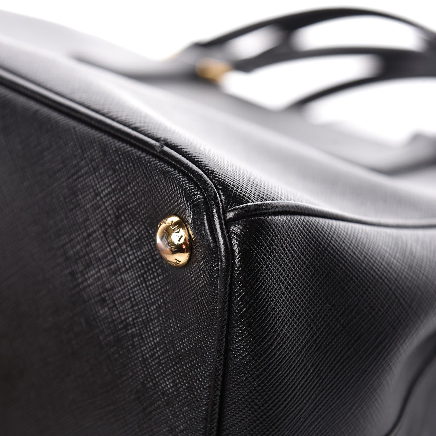 Saffiano Medium Galleria Double Zip Tote Black