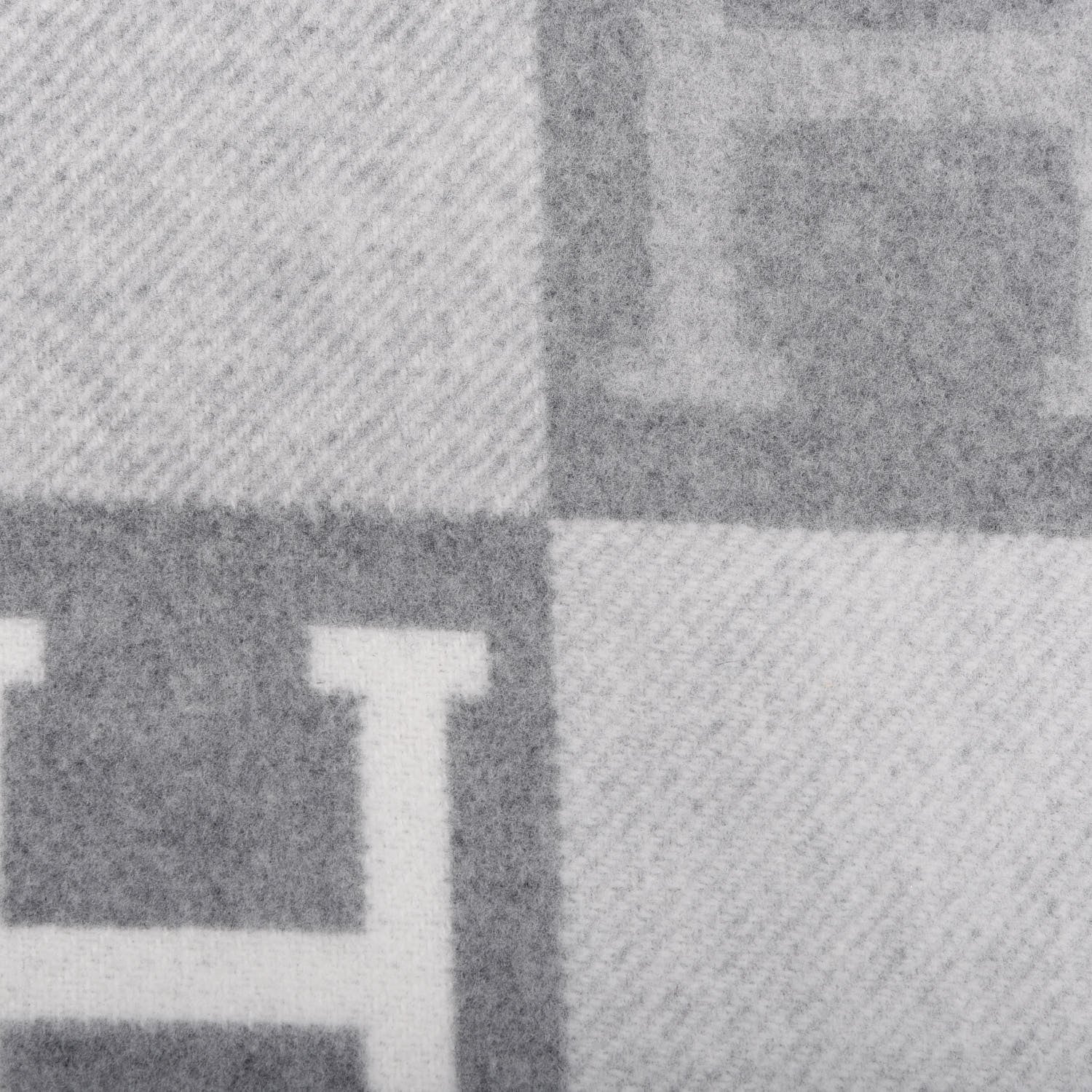 Hermes Wool Cashmere Avalon III Blanket Ecru Gris Clair 3 of 3
