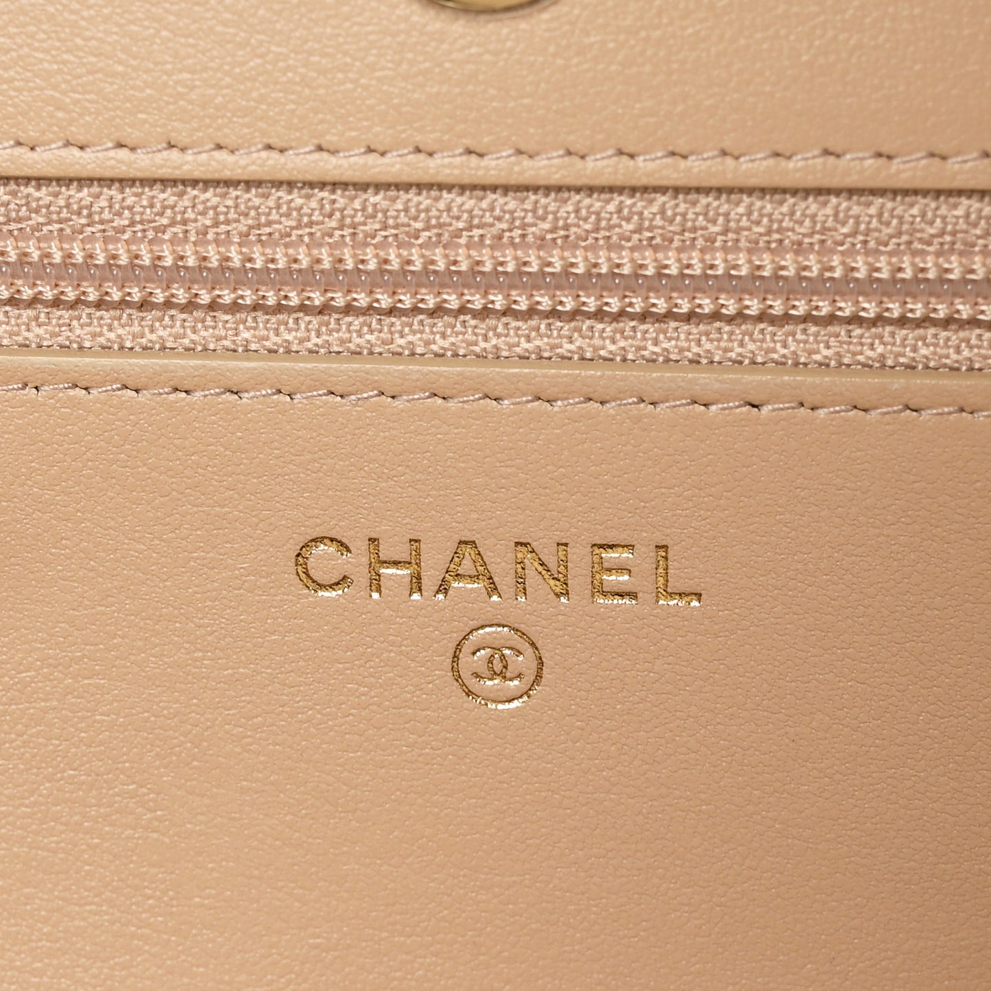 Caviar Quilted CC Filigree Wallet On Chain WOC Beige Black
