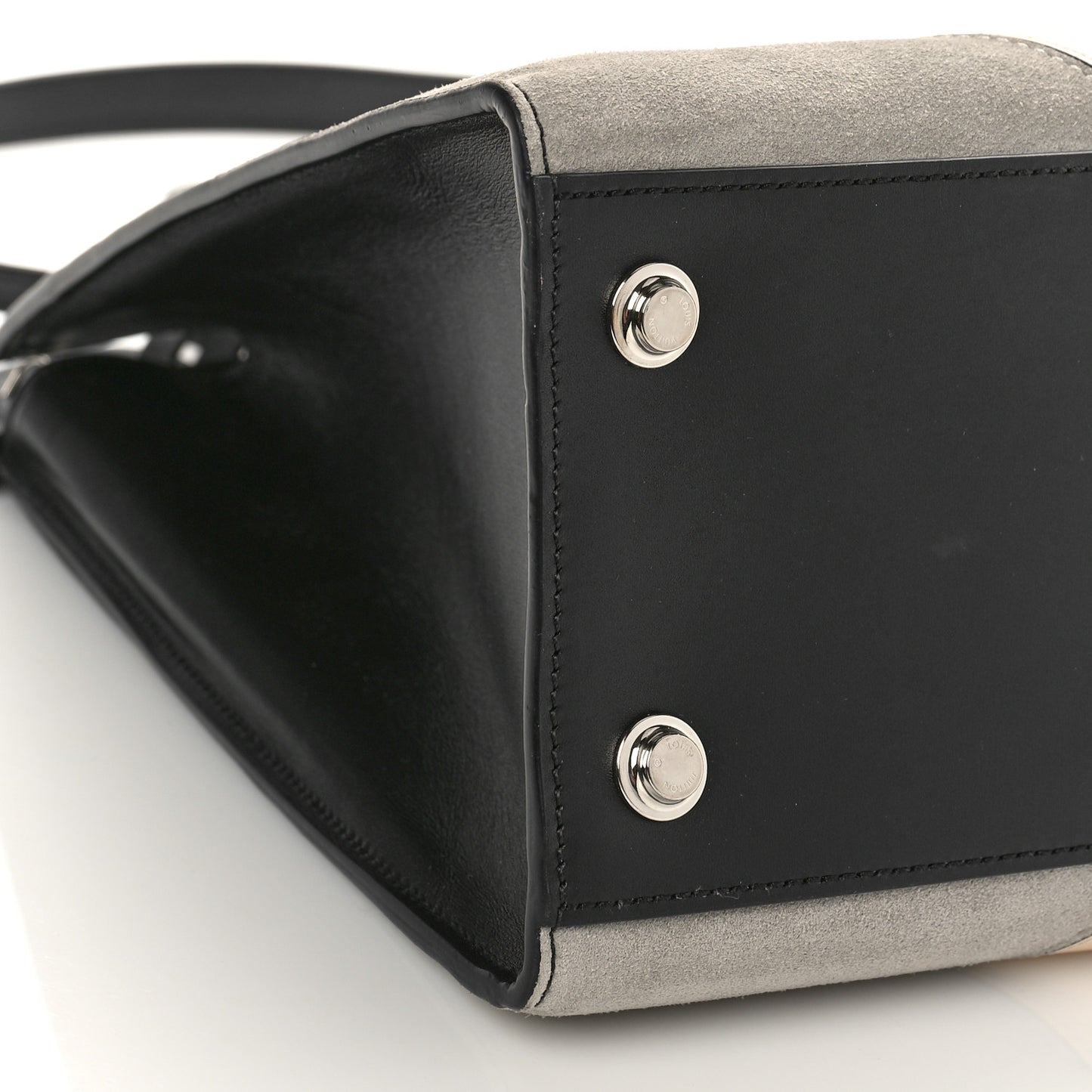 Calfskin Suede V City Steamer MM Black Beige