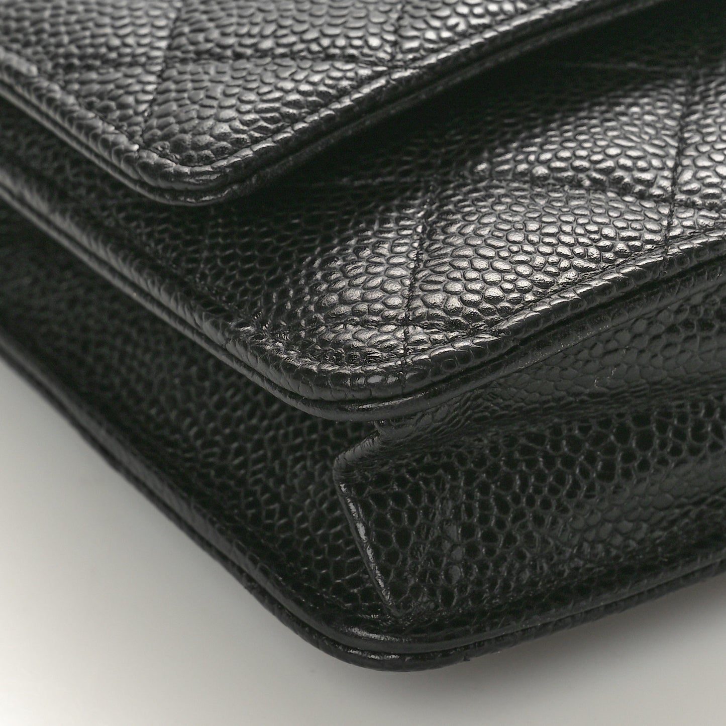 Caviar Quilted Wallet on Chain WOC Black
