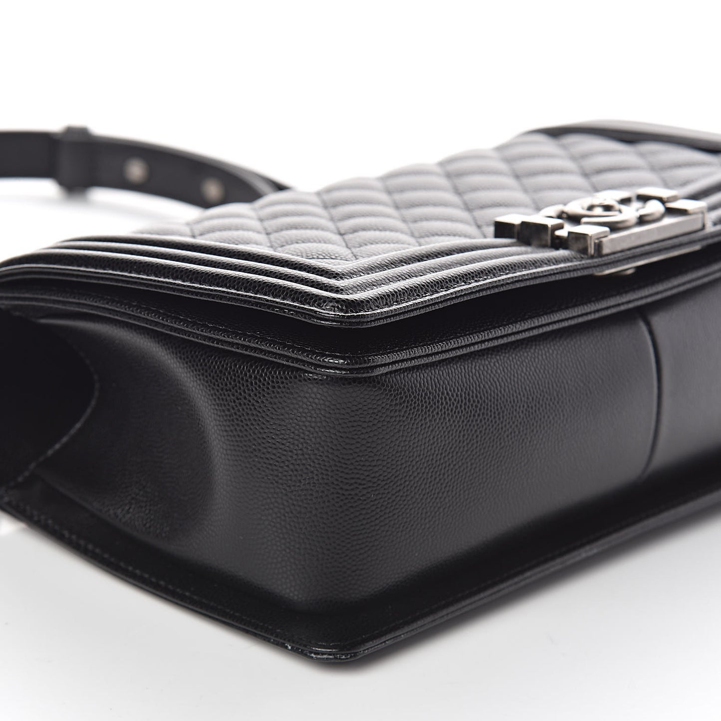 Caviar Quilted Medium Boy Flap Black