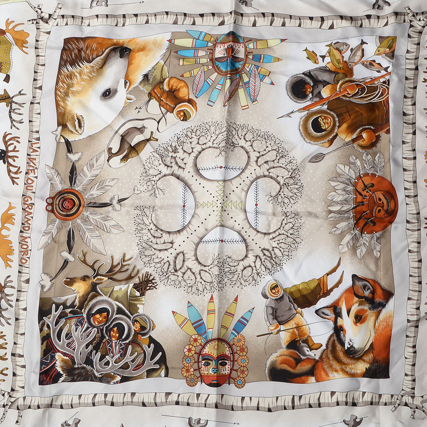 Silk La Vie Du Grand Nord Scarf 90 Noir Sepia Bronze