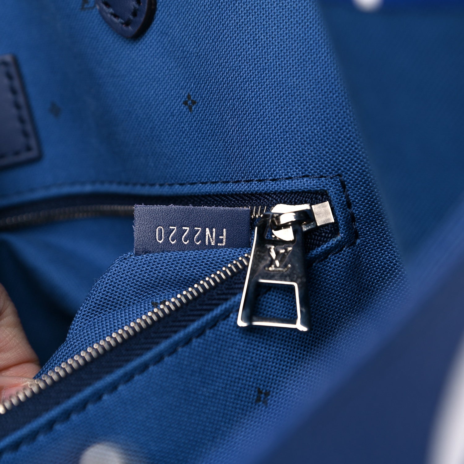 Louis Vuitton Monogram Escale Onthego GM Blue 6 of 13