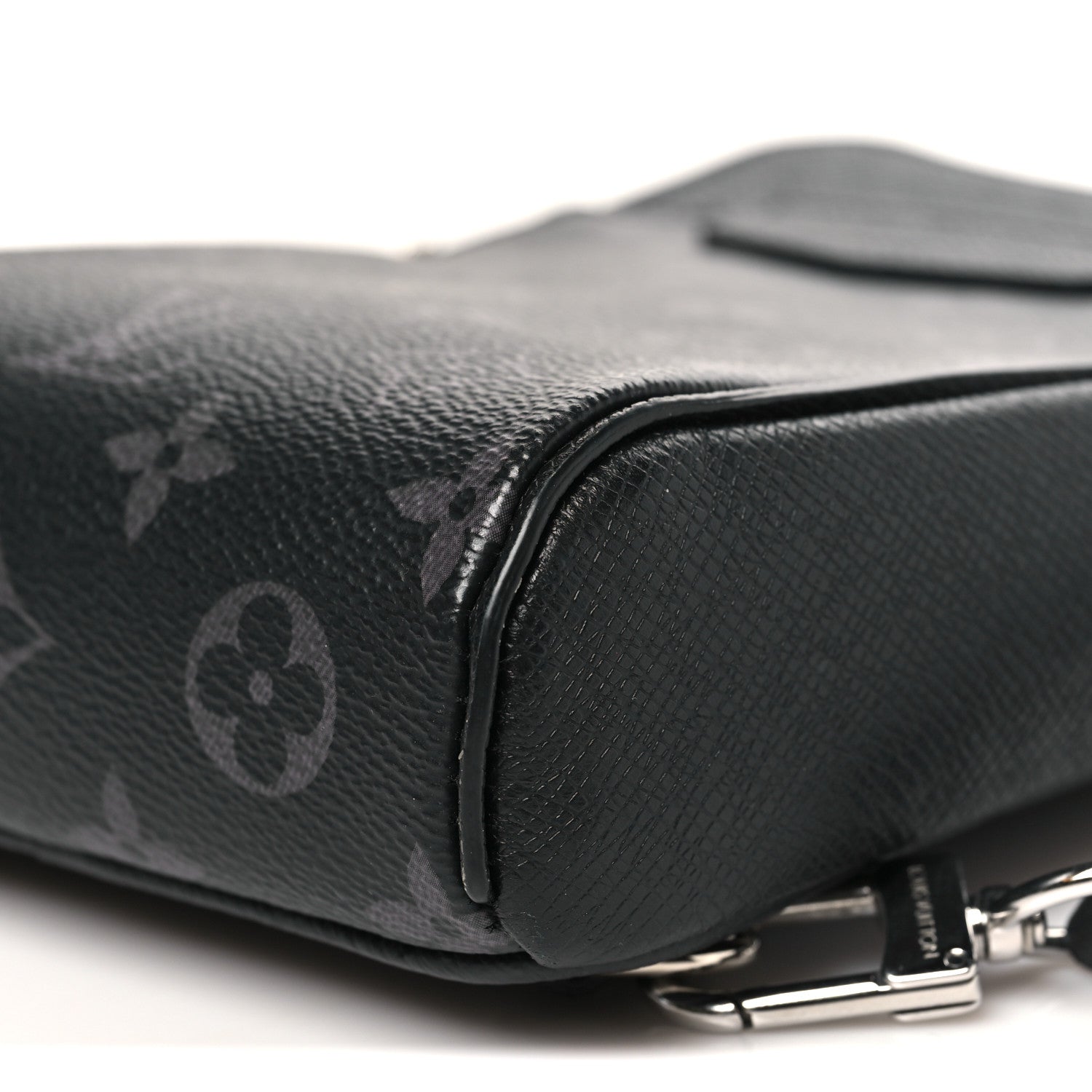 Louis Vuitton Taigarama Outdoor Slingbag Black 1873328 – FASHIONPHILE