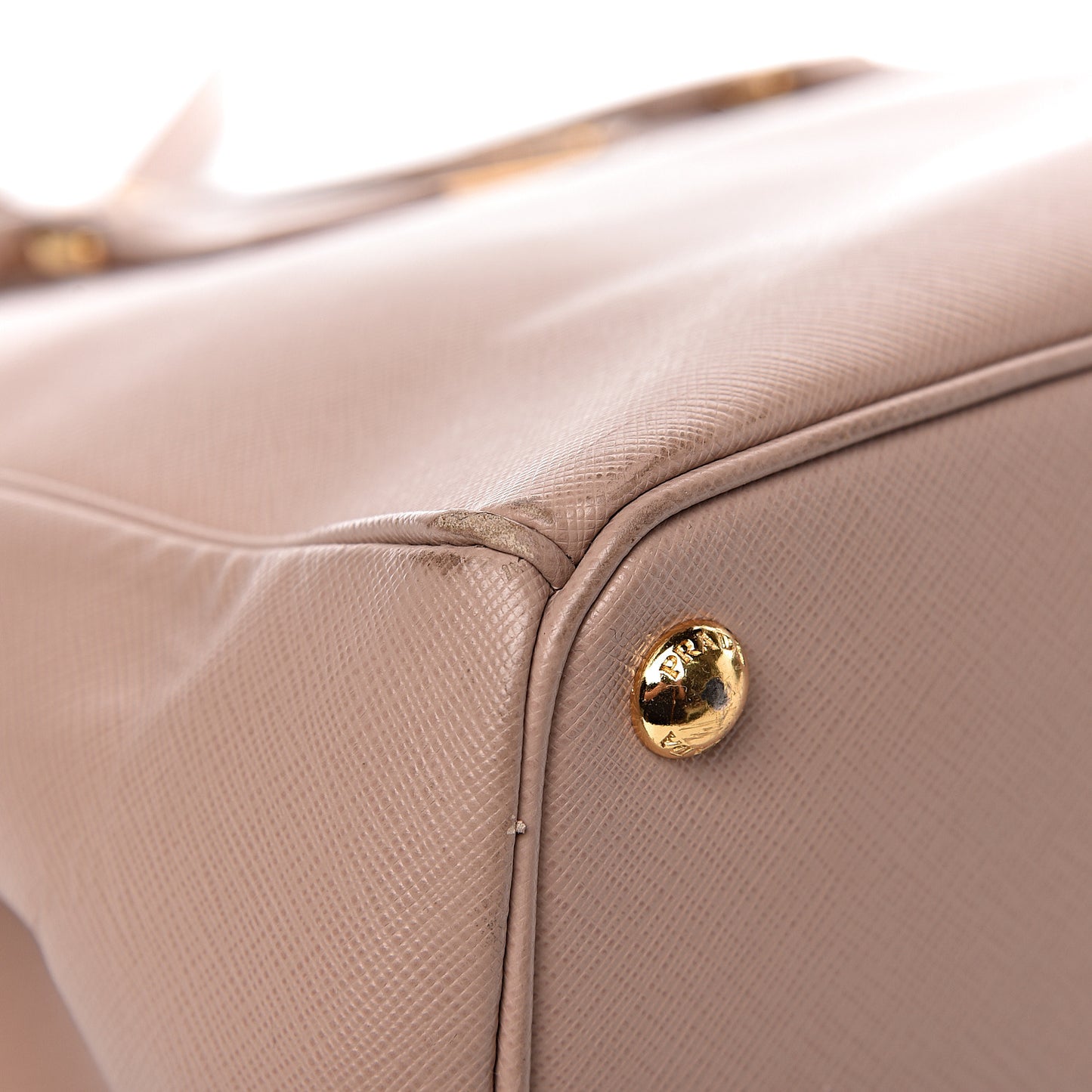Saffiano Medium Galleria Double Zip Tote Cammeo