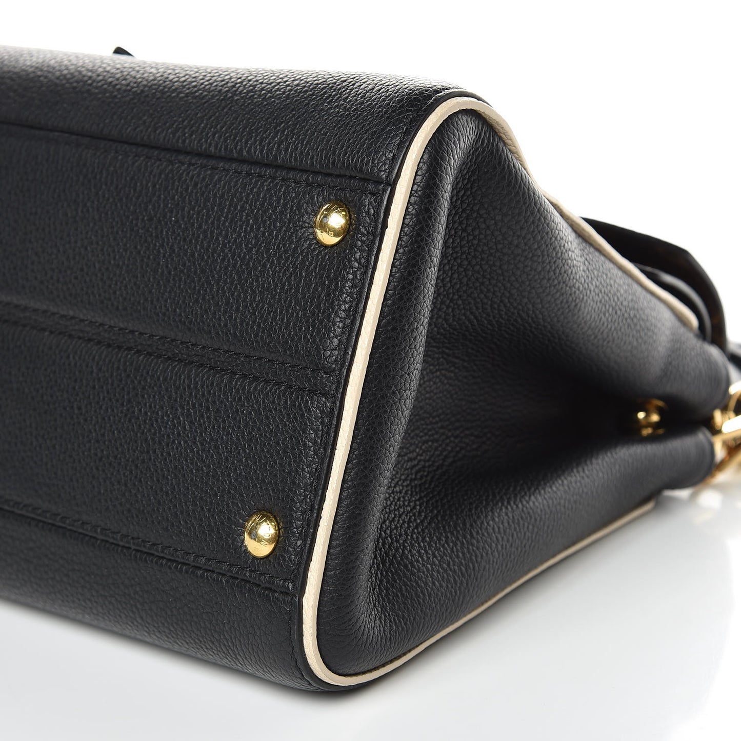 Monogram Double V Black
