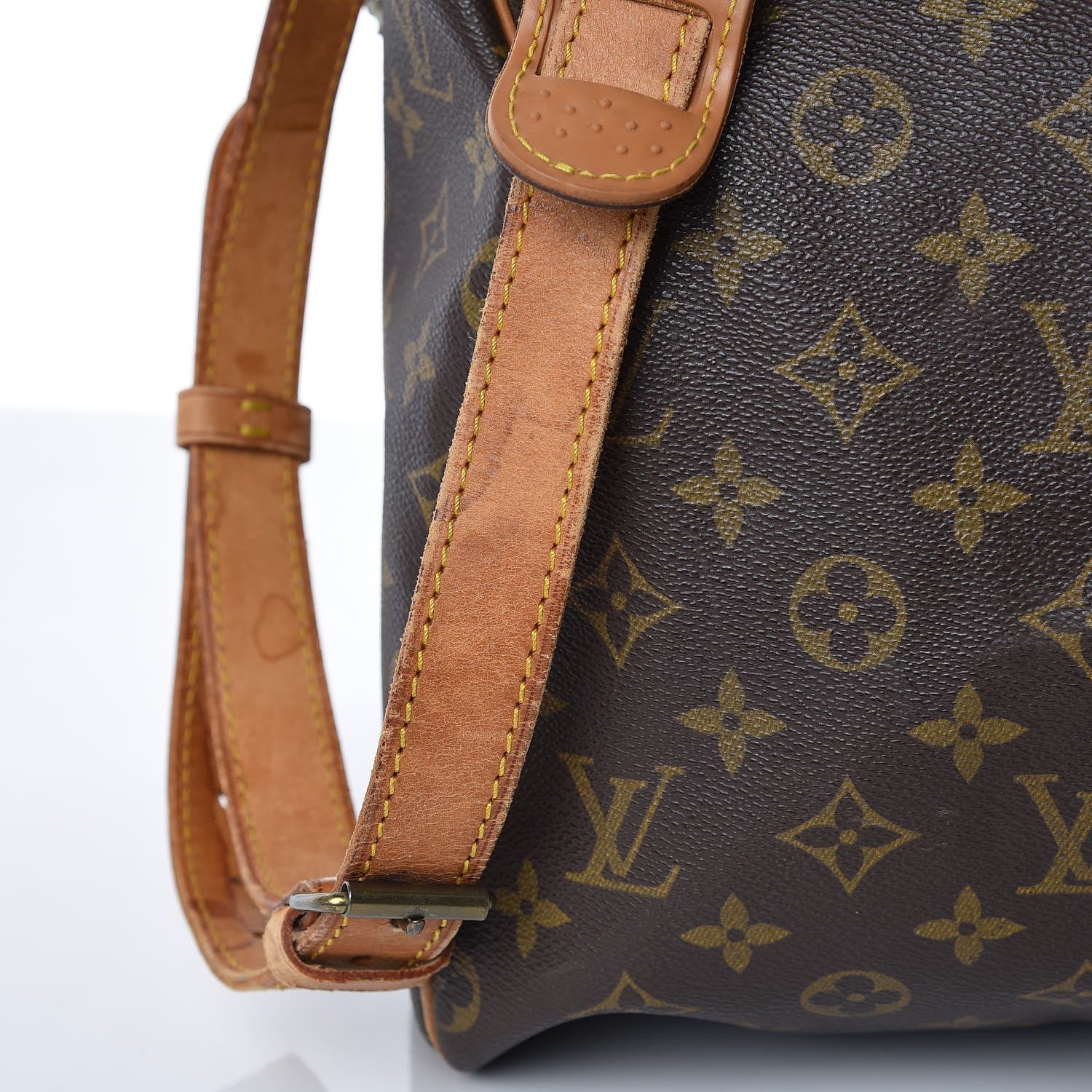 Louis Vuitton Monogram Keepall Bandouliere 55 17 of 25