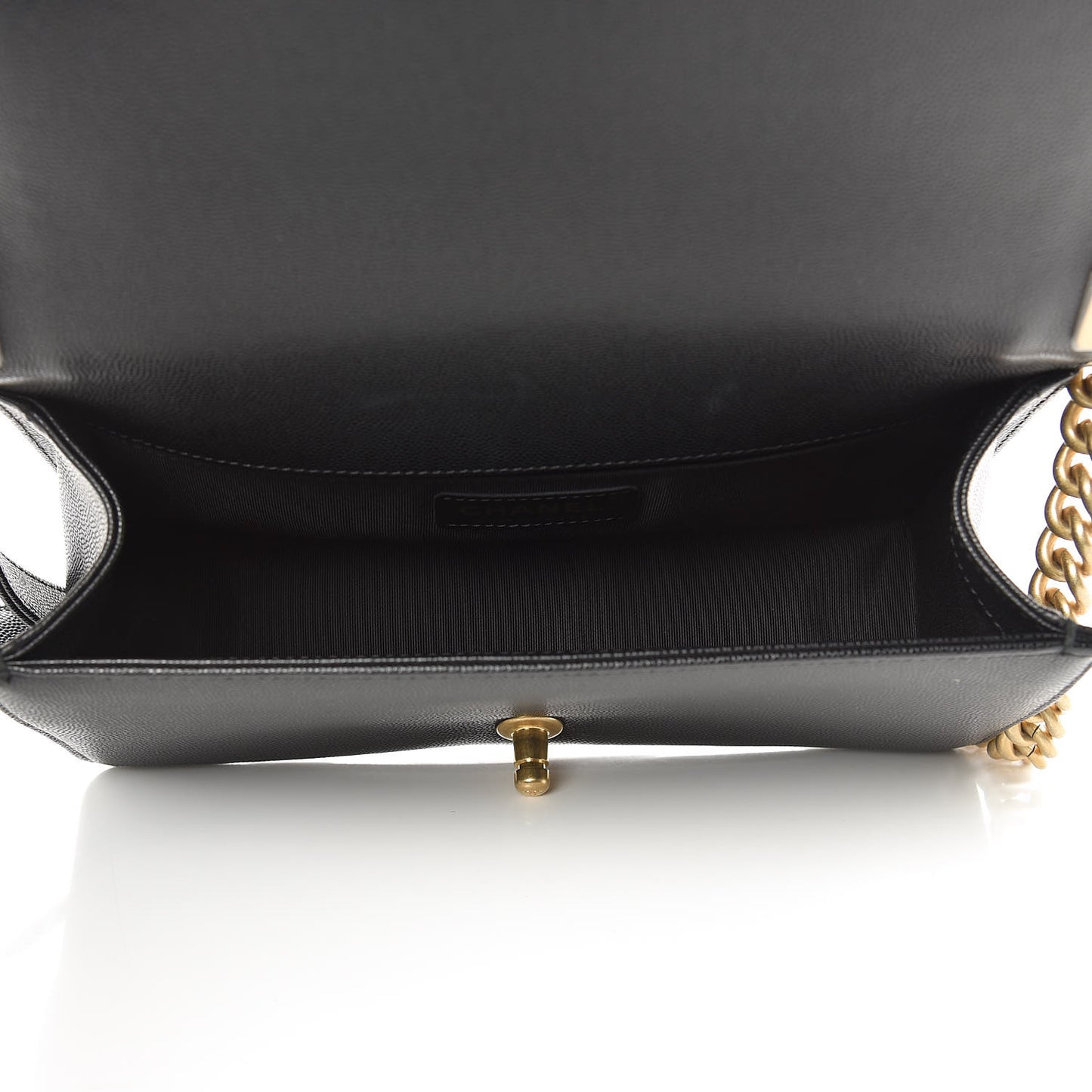 Caviar Quilted Medium Boy Flap Black