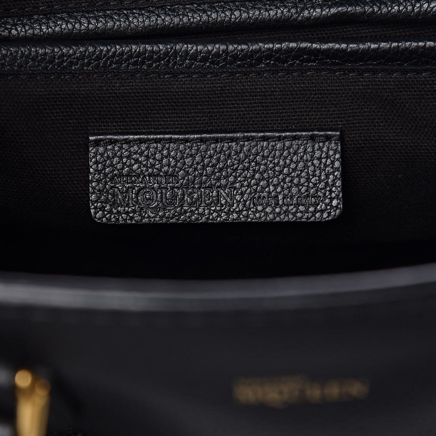 Pebbled Calfskin Small Skull Padlock Zip Around Tote Black