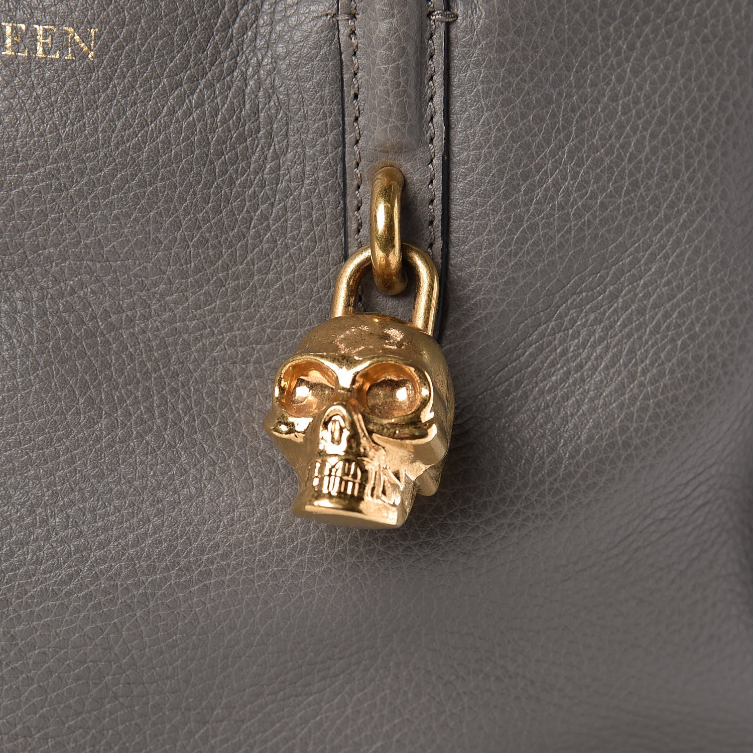 Alexander McQueen Pebbled Calfskin Small Skull Padlock Zip Around Tote Grey 9 of 12