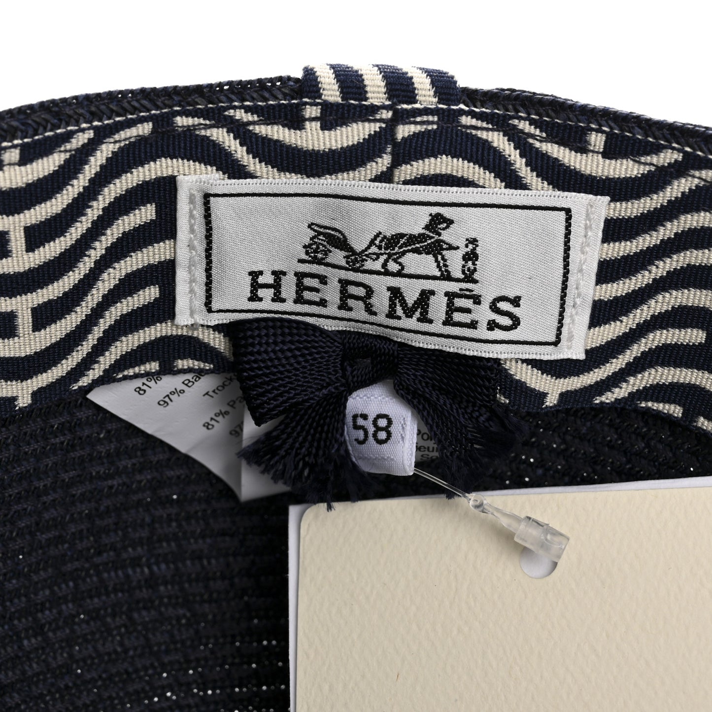 Paper Emma Cap 58 Marine Ecru