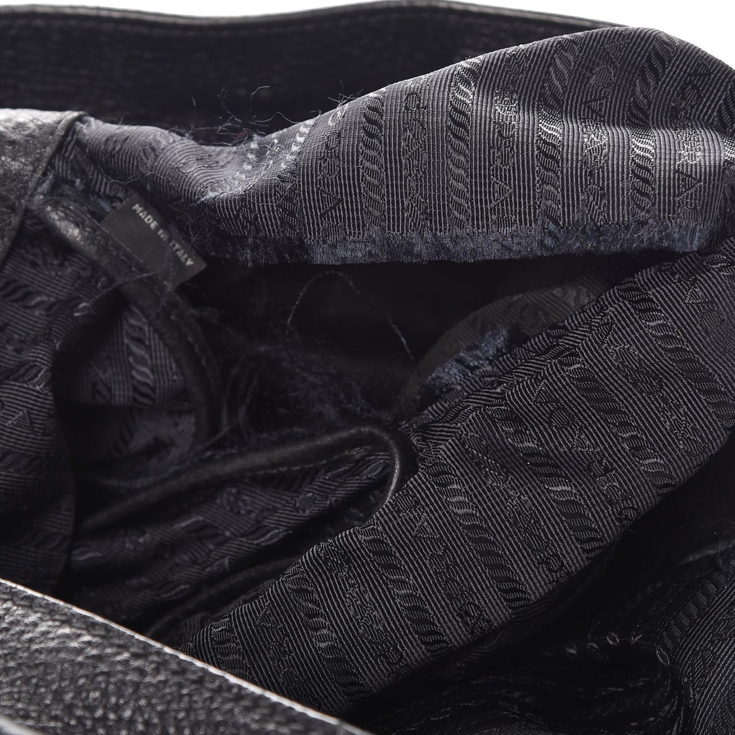Vitello Daino Tote Nero Black