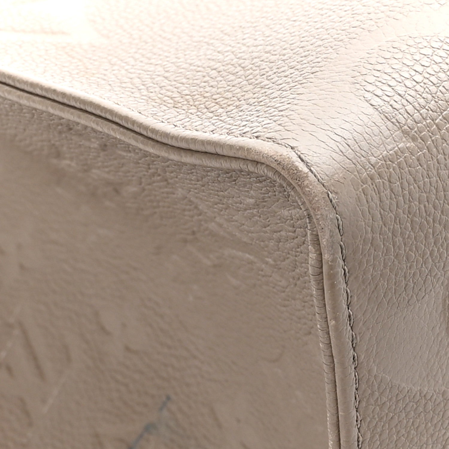 Louis Vuitton Empreinte Monogram Giant Onthego MM Tourterelle 7 of 12