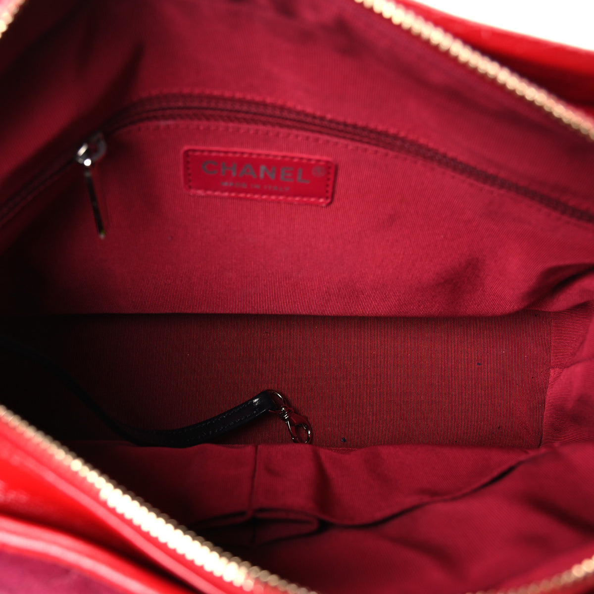 Wool Calfskin Quilted Medium Gabrielle Hobo Red