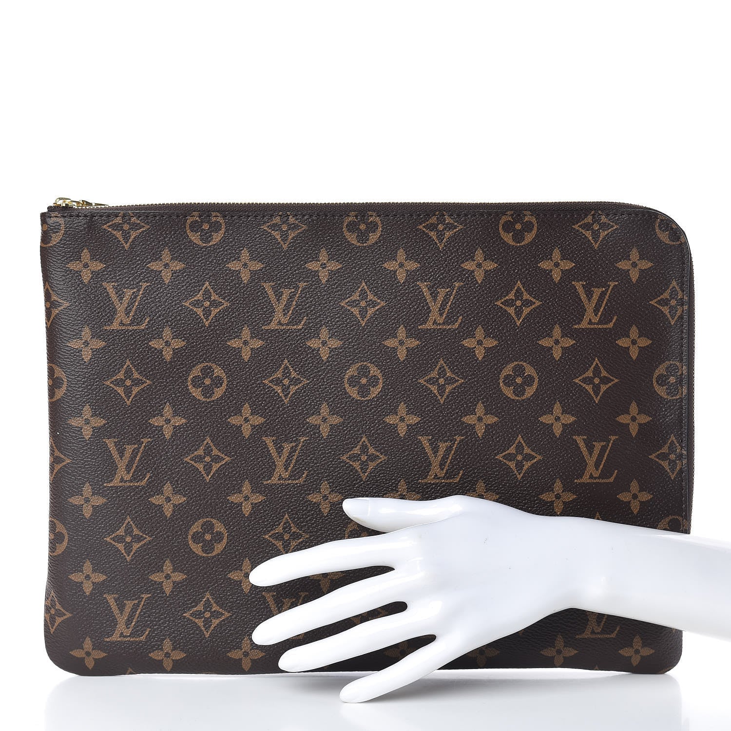Louis Vuitton Monogram Etui Voyage MM Pouch 2 of 8