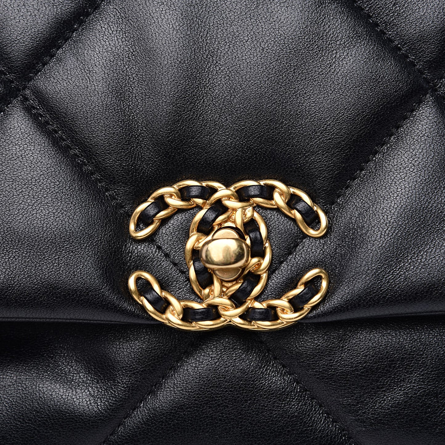 Goatskin Quilted Medium 19 Flap Black