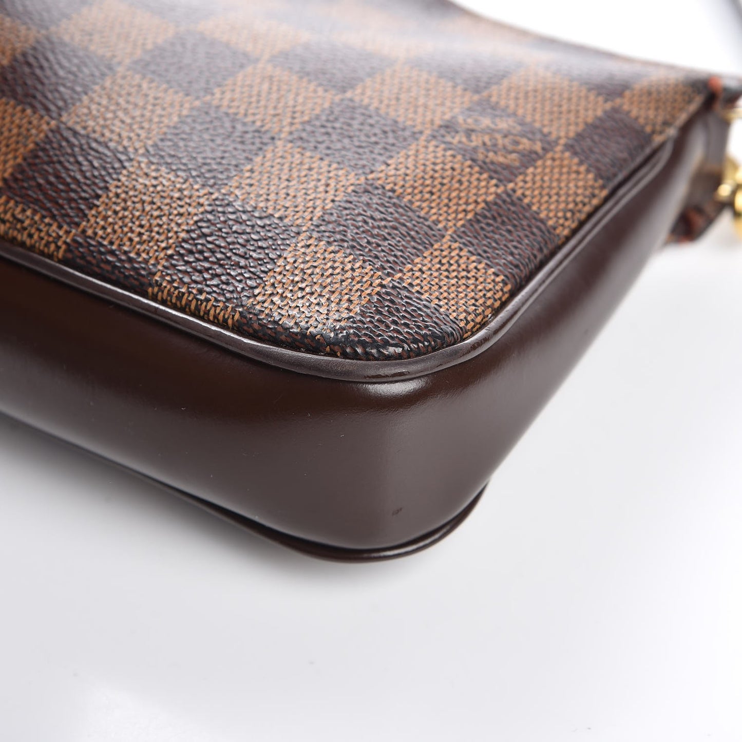 Damier Ebene Navona Pochette Accessories