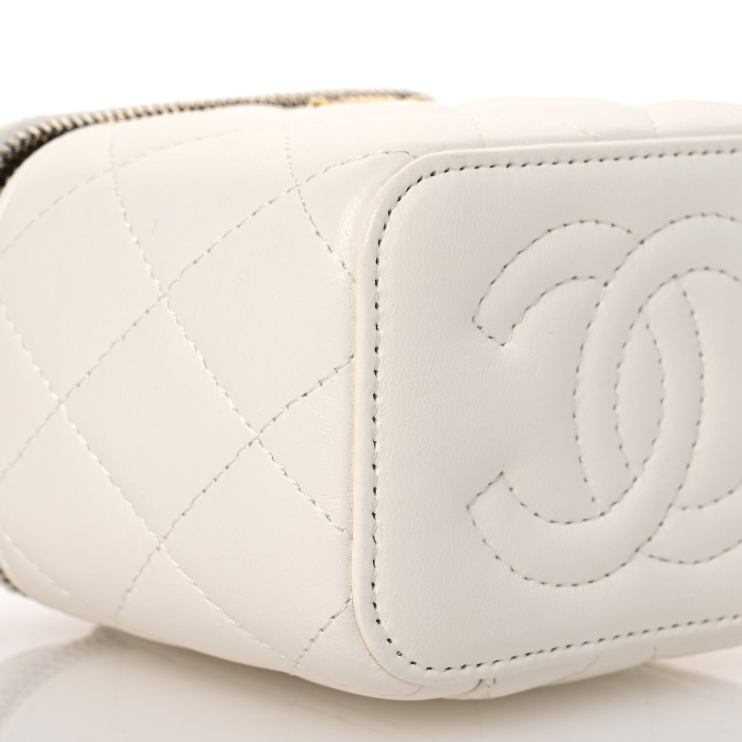 Lambskin Quilted Pearl Crush Mini Vanity Case With Chain White