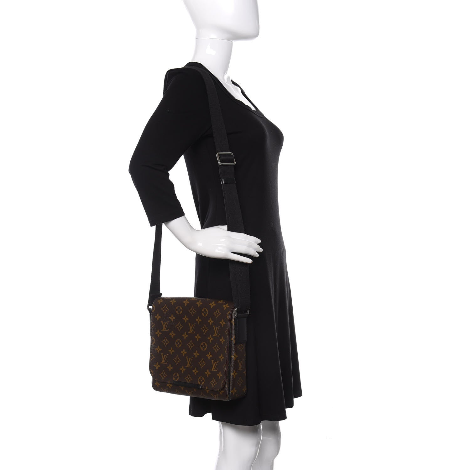 Louis Vuitton Monogram Macassar District PM 2 of 10