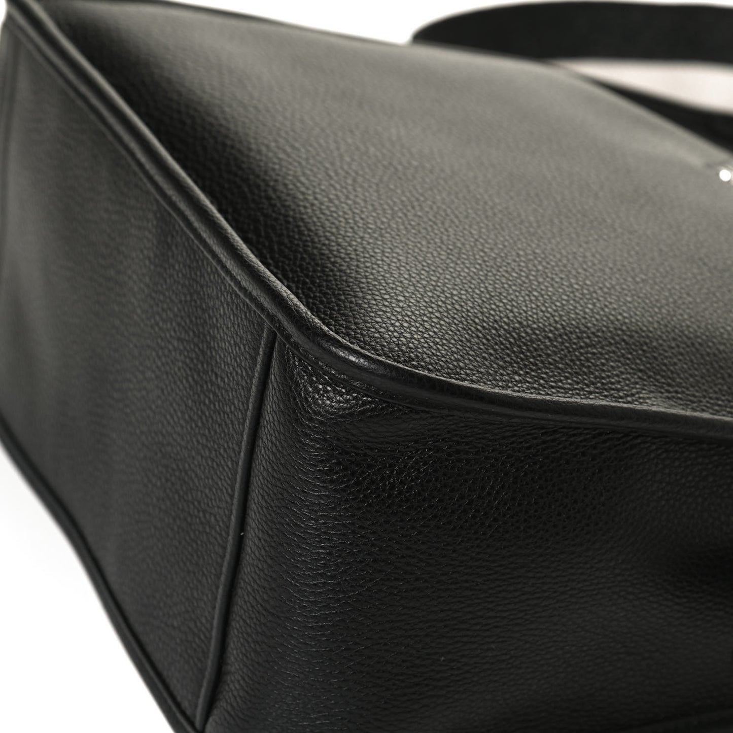 Vitello Daino Soft Hobo Messenger Bag Black