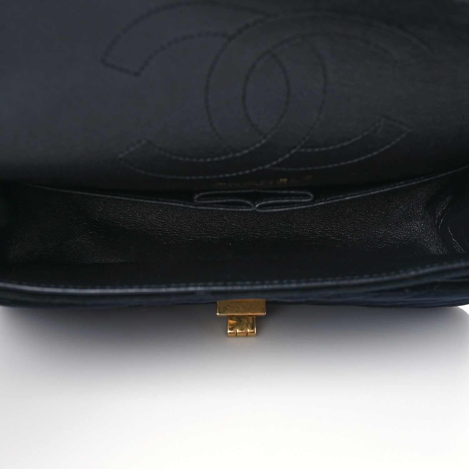 Chanel Velvet Chevron Quilted 2.55 Reissue 226 Flap Black 4 of 8