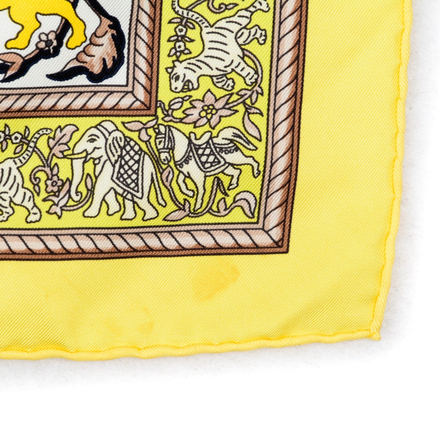 Hermes Silk Chasse En Inde Scarf 90 Jaune Caban Blanc 4 of 5
