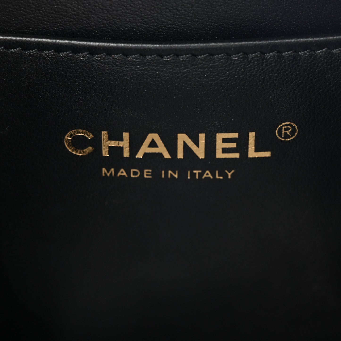 Caviar Quilted Small Pick Me Up Vanity Case Black