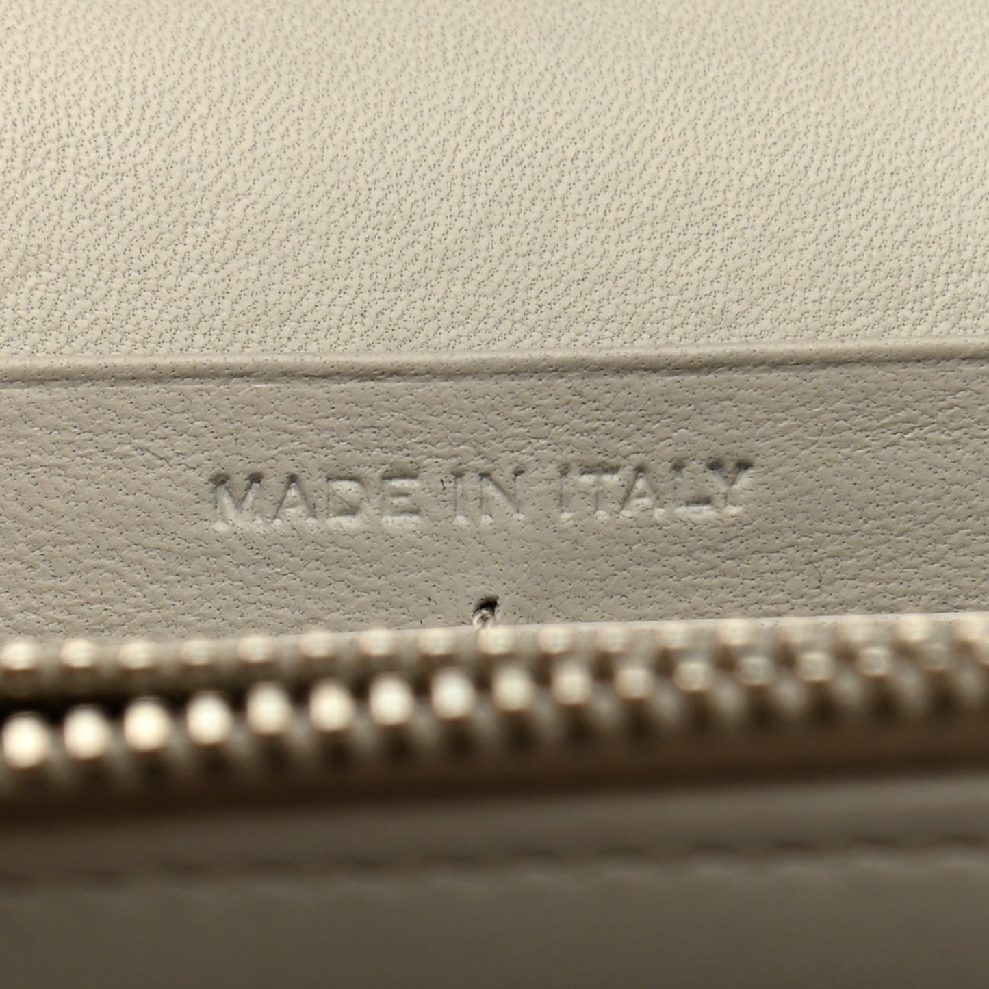 Calfskin Crocodile Embossed Monogram Chain Wallet Blanc Vintage