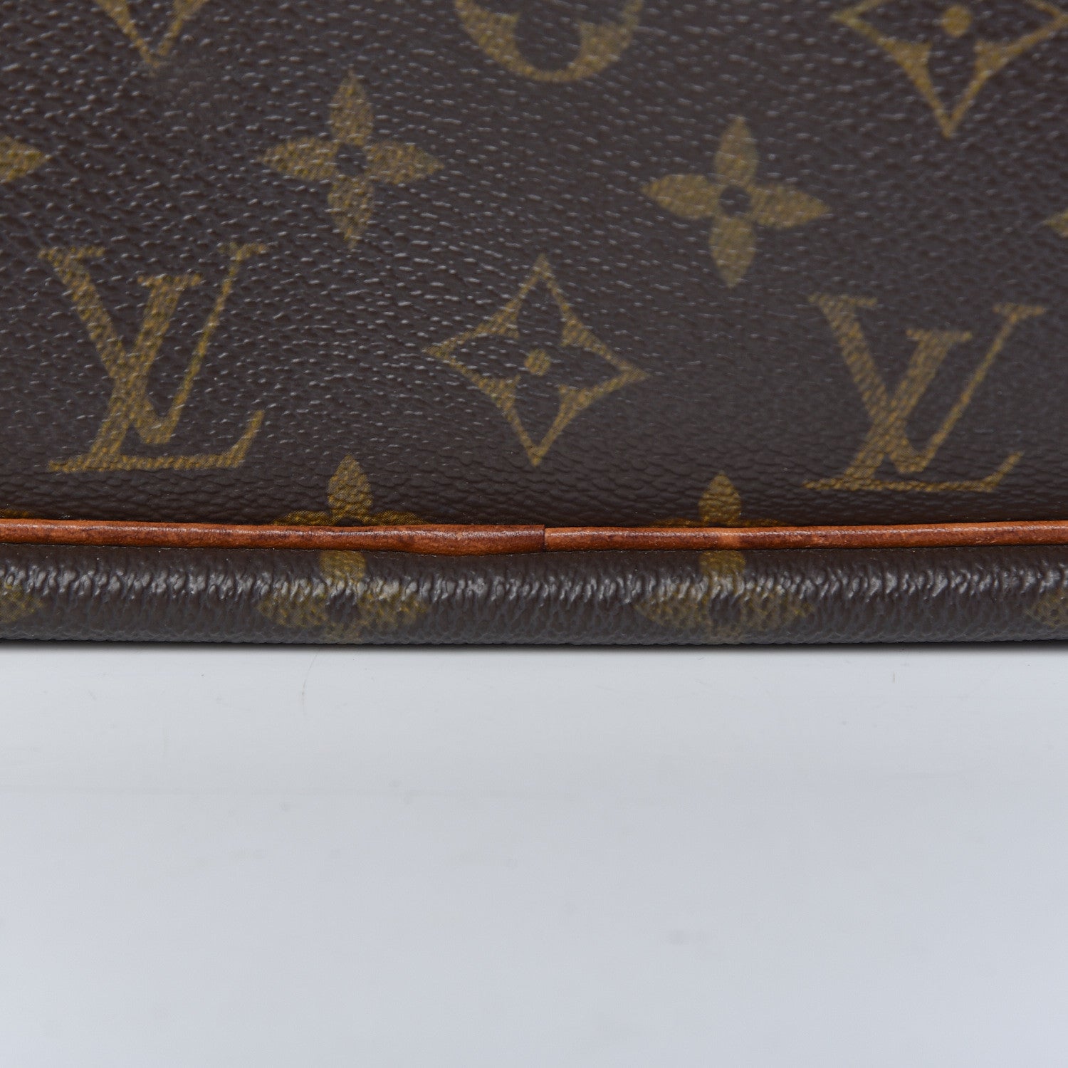 Louis Vuitton Monogram Reporter PM 11 of 16