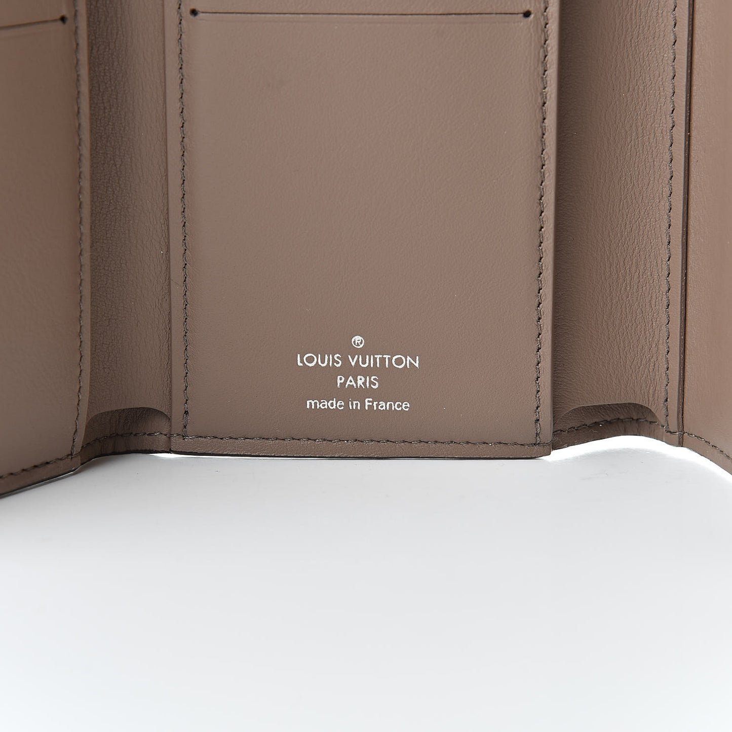 Taurillon Capucines Compact Wallet Magnolia