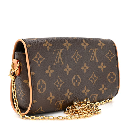 Louis Vuitton Monogram Pochette Camille 3 of 9
