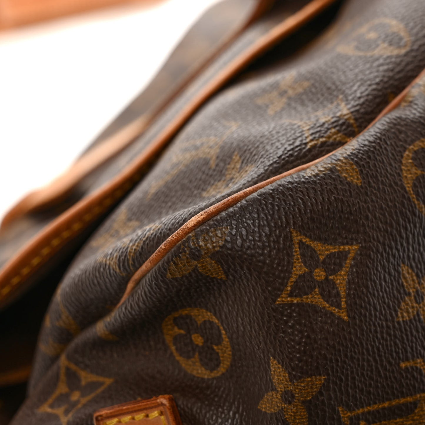 Monogram Saumur 35