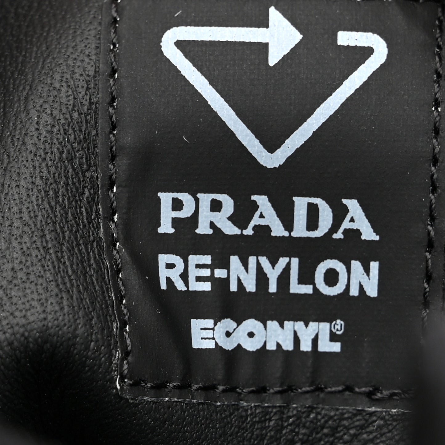 Re-Nylon Gabardine Metal Triangle Logo Monolith Pouch Pocket 55mm Boots 39 Black