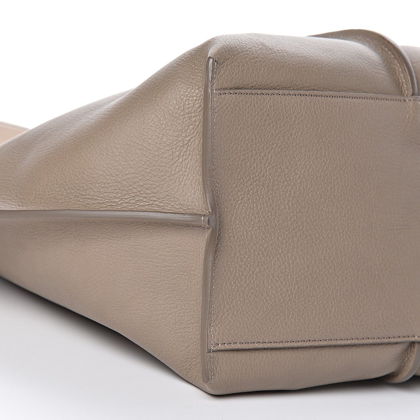 Smooth Calfskin Medium Vick Tote Motty Grey