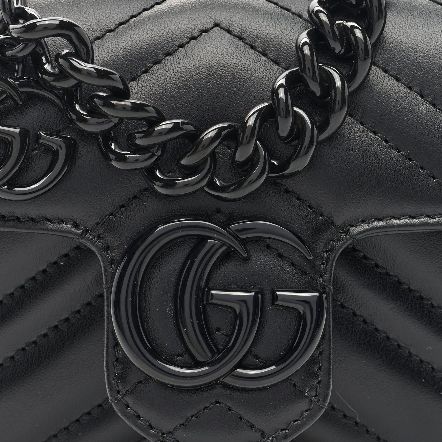 Calfskin Matelasse Monochrome GG Marmont Chain Mini Belt Bag Black