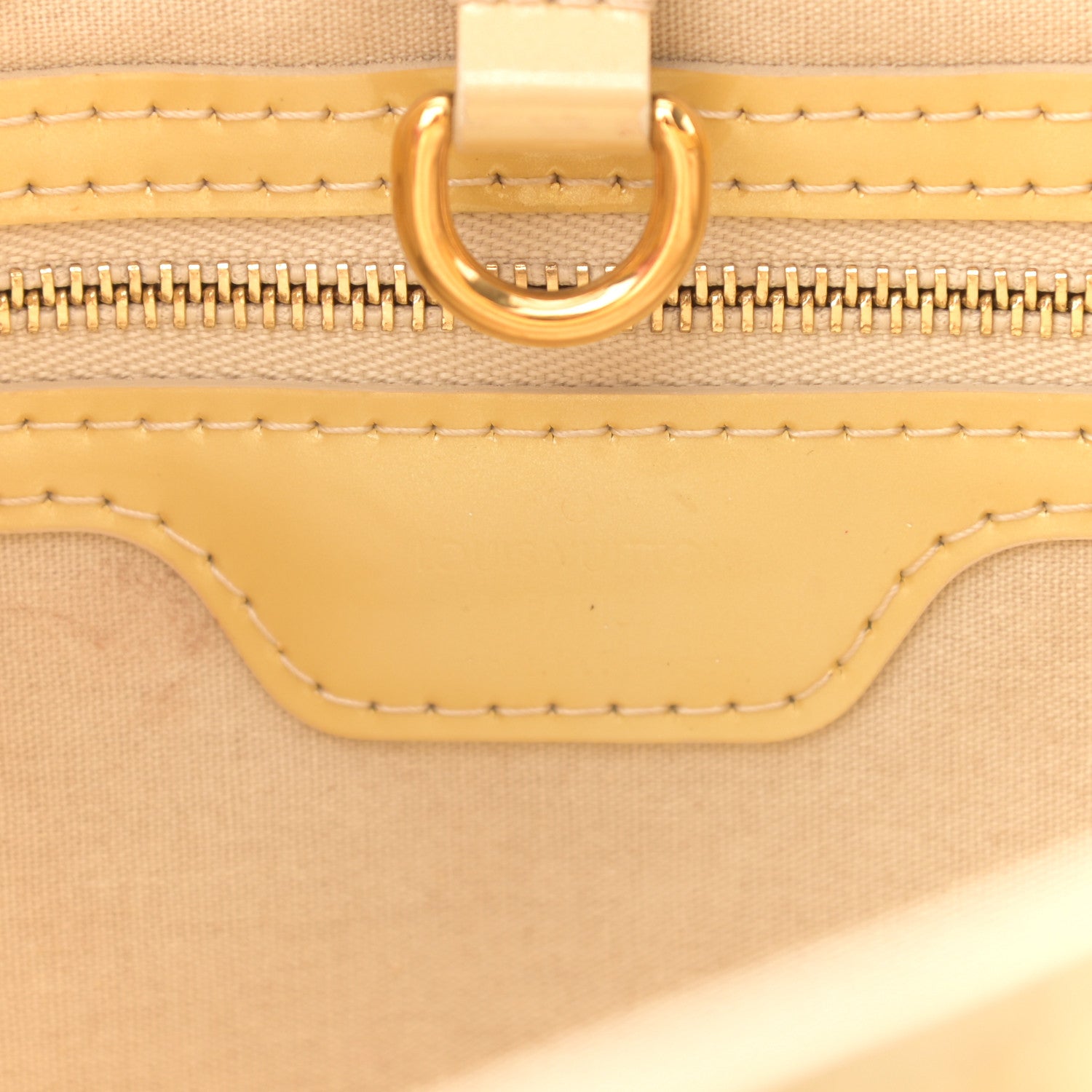 Louis Vuitton Vernis Wilshire PM Blanc Corail 6 of 9