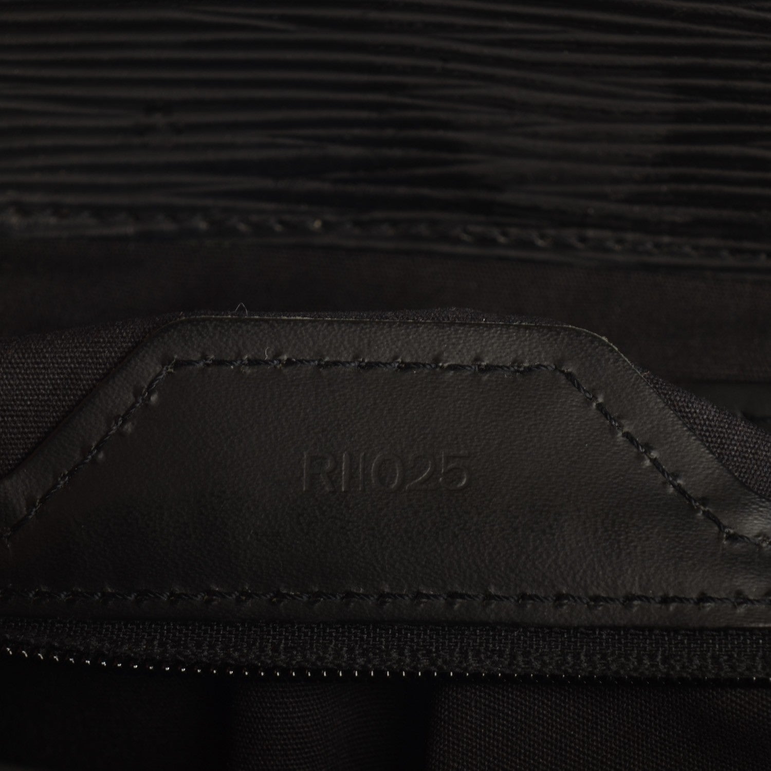 Louis Vuitton Epi Sac Plat GM Black 7 of 8
