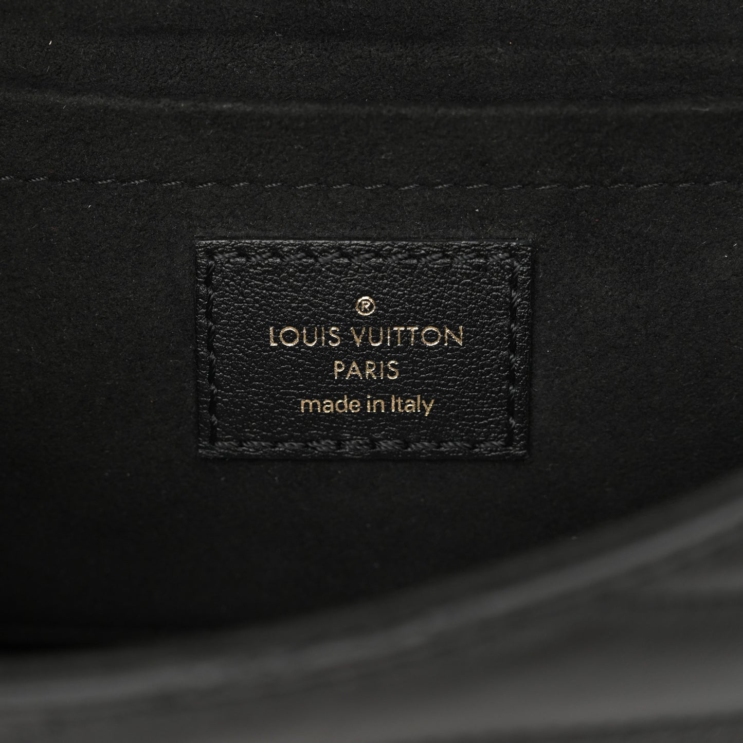 Calfskin New Wave Chain PM Black