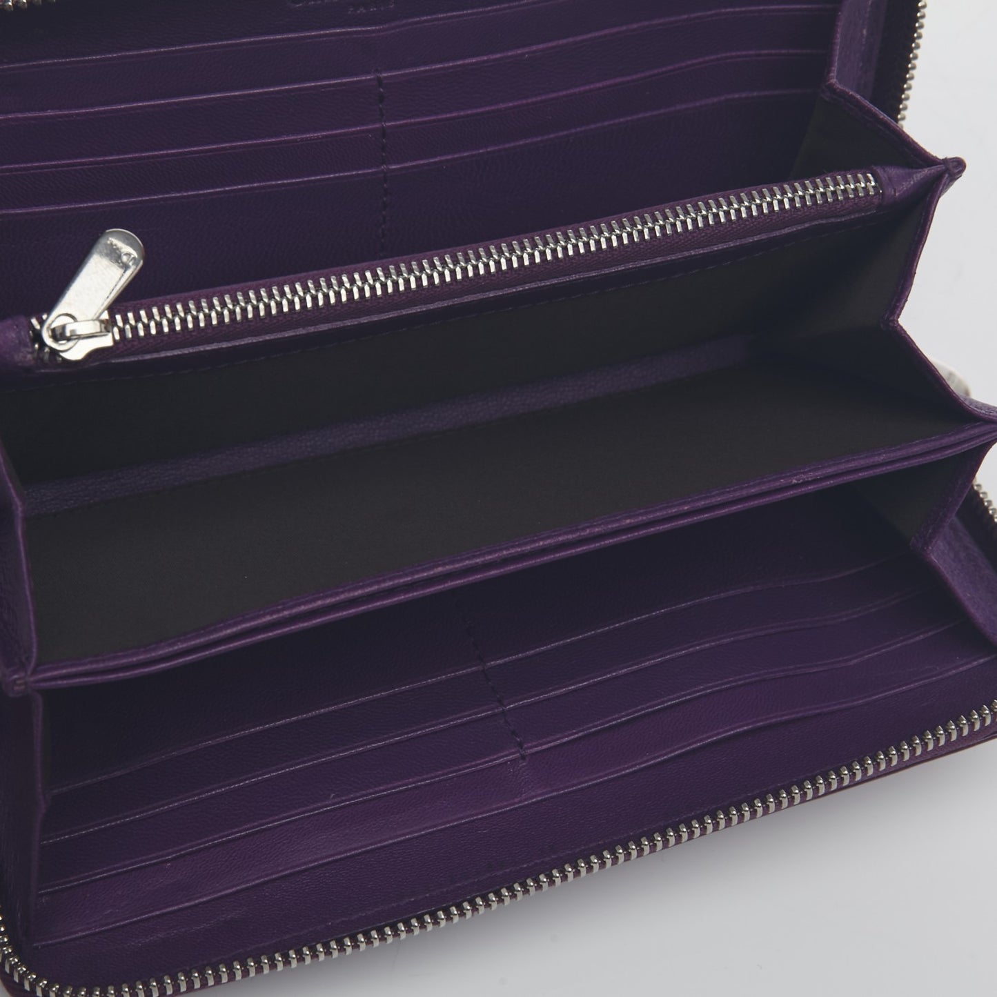 Patent Ultimate Voyageur Zip Around Wallet